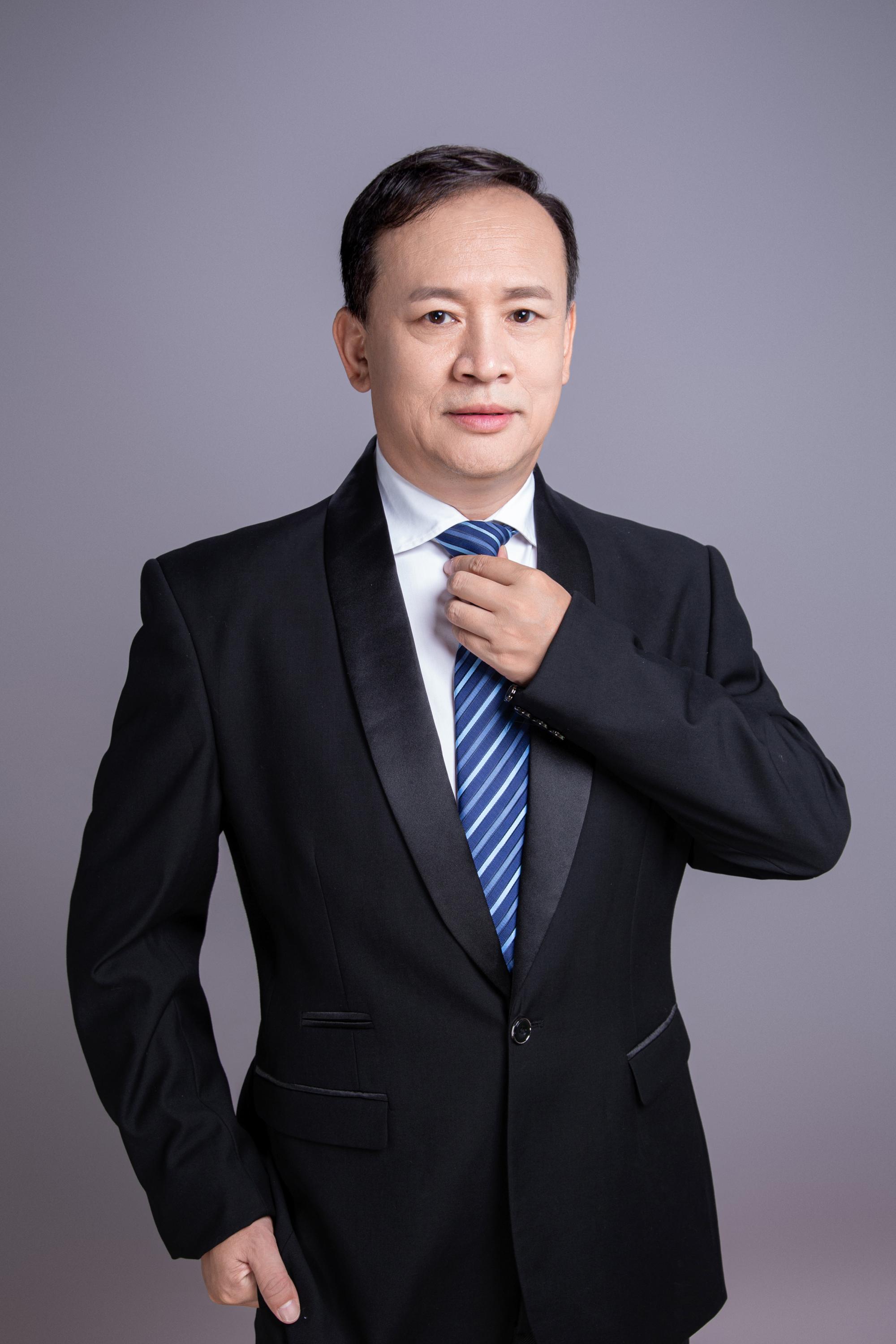 梁立新