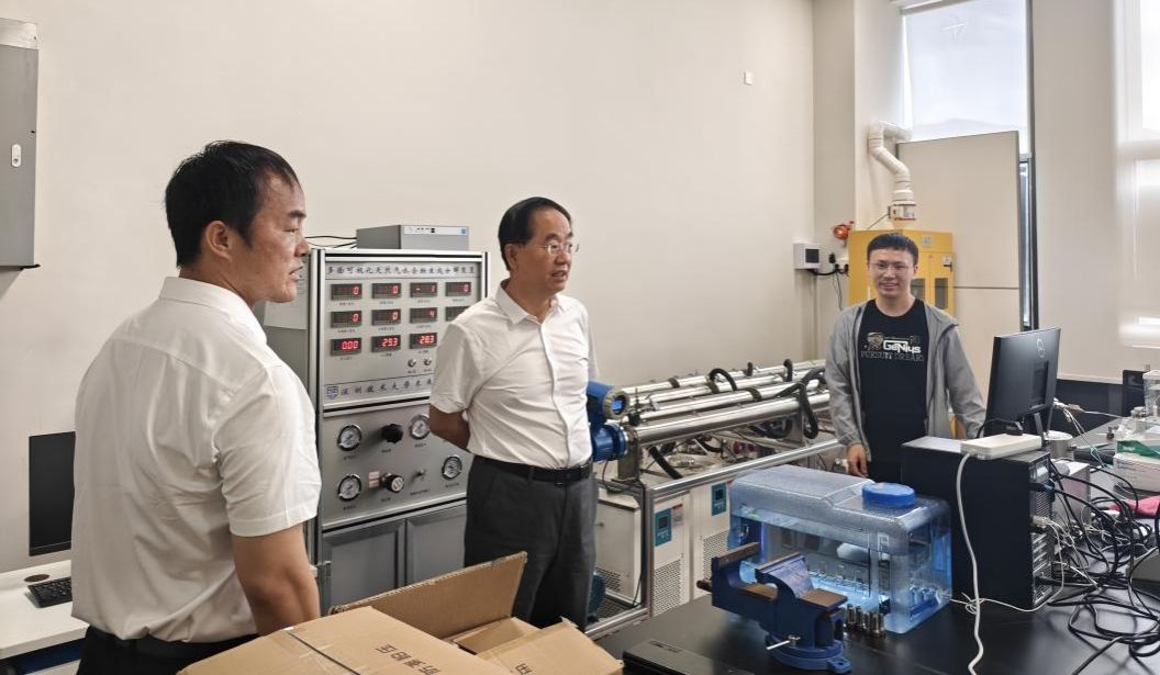 未来技术学院携手国有资产与实验室管理开发部共同开展我院劳动节前实验室安全检查工作